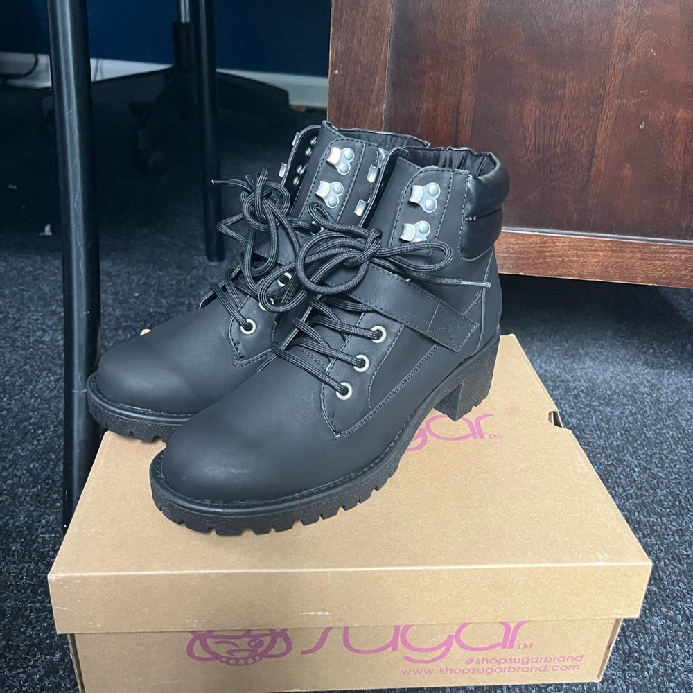 Sugar chunky boots 🖤